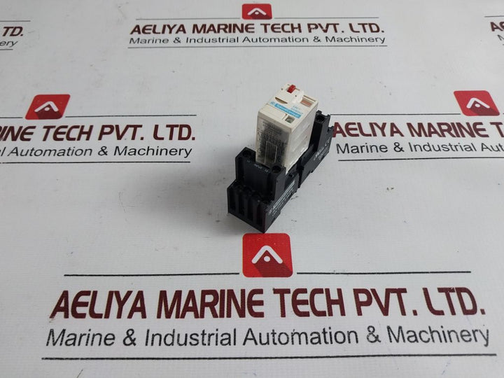 Telemecanique Rxm4Ab2P7 Relay With Rxze2M114M Socket