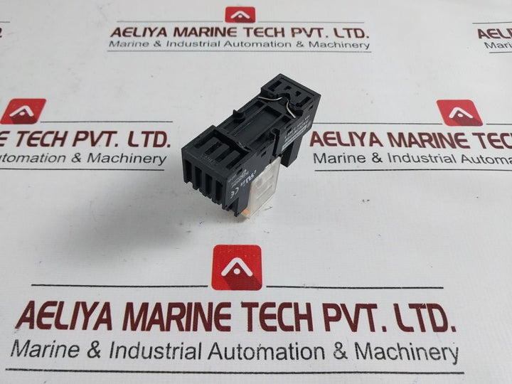 Telemecanique Rxm4Ab2P7 Relay With Rxze2M114M Socket