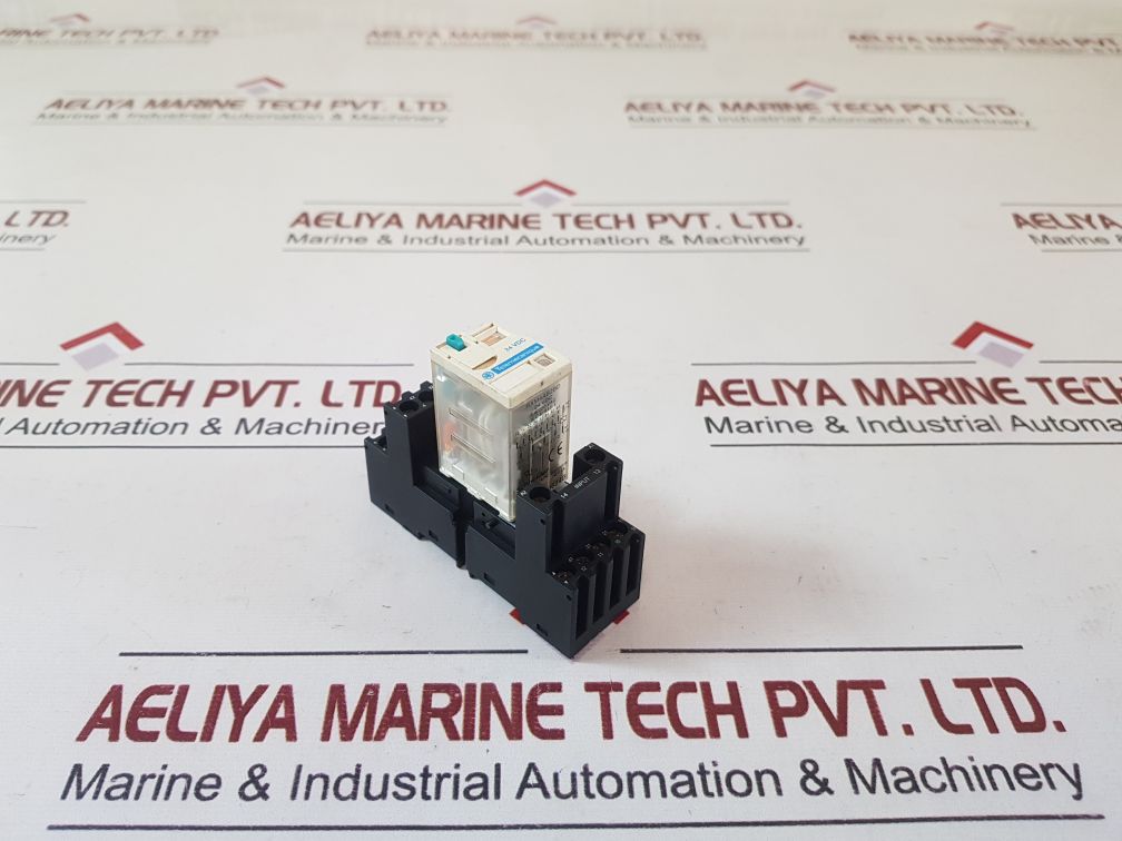 Telemecanique Rxze2M114M Relay