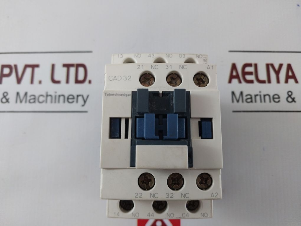Telemecanique Cad32 E7 Contactor