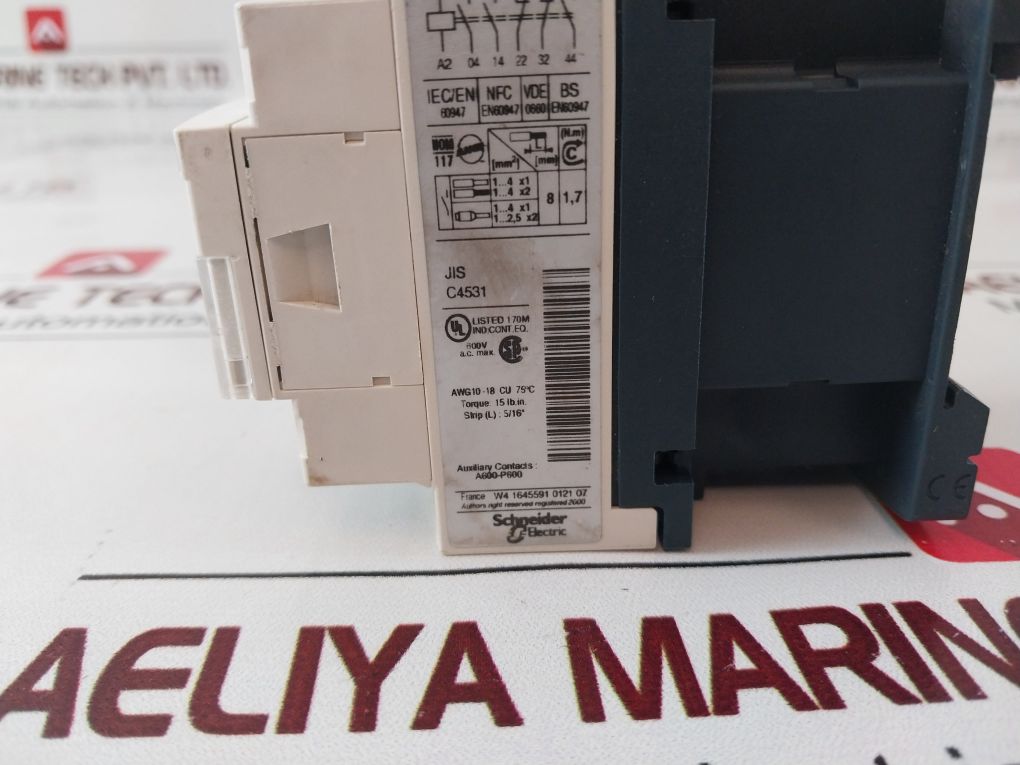 Telemecanique Cad32 P7 Control Relay 230V 50/60Hz