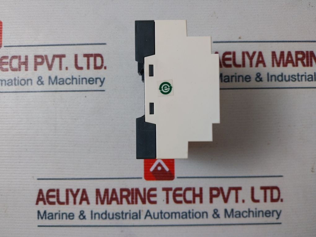 Telemecanique Sr2 D101Bd Compact Smart Relay Power 24Vdc 2.7W