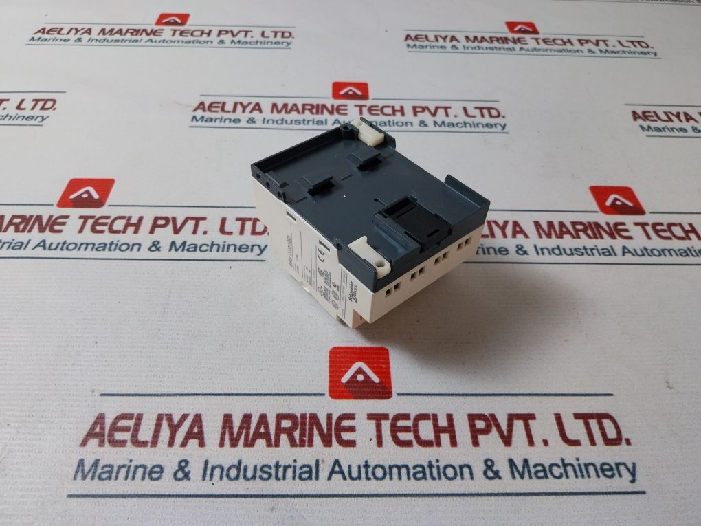 Telemecanique Sr2 D101Bd Compact Smart Relay Power 24Vdc 2.7W