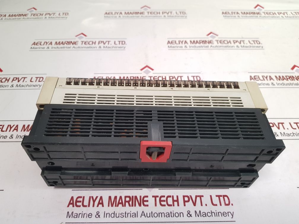 Telemecanique Tsx 172 2028 Input Output Plc Relay Module