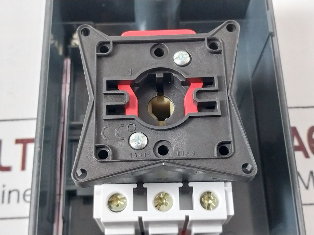Telemecanique Vcf0Ge Isolator Switch With Operator – Aeliya Marine Tech