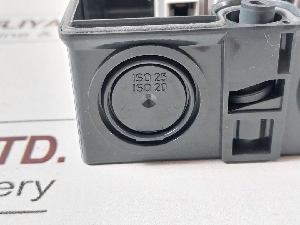 Telemecanique Vcf0Ge Isolator Switch With Operator