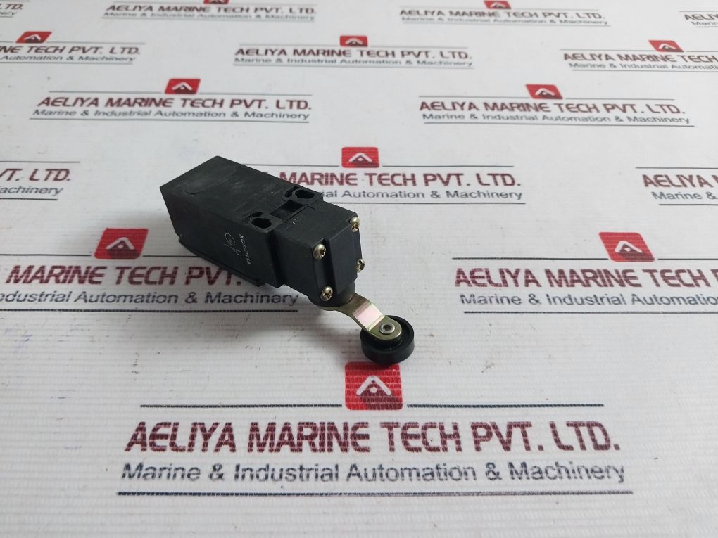 Telemecanique Xck-p118 Adjustable Roller Lever Limit Switch Ip65 500V