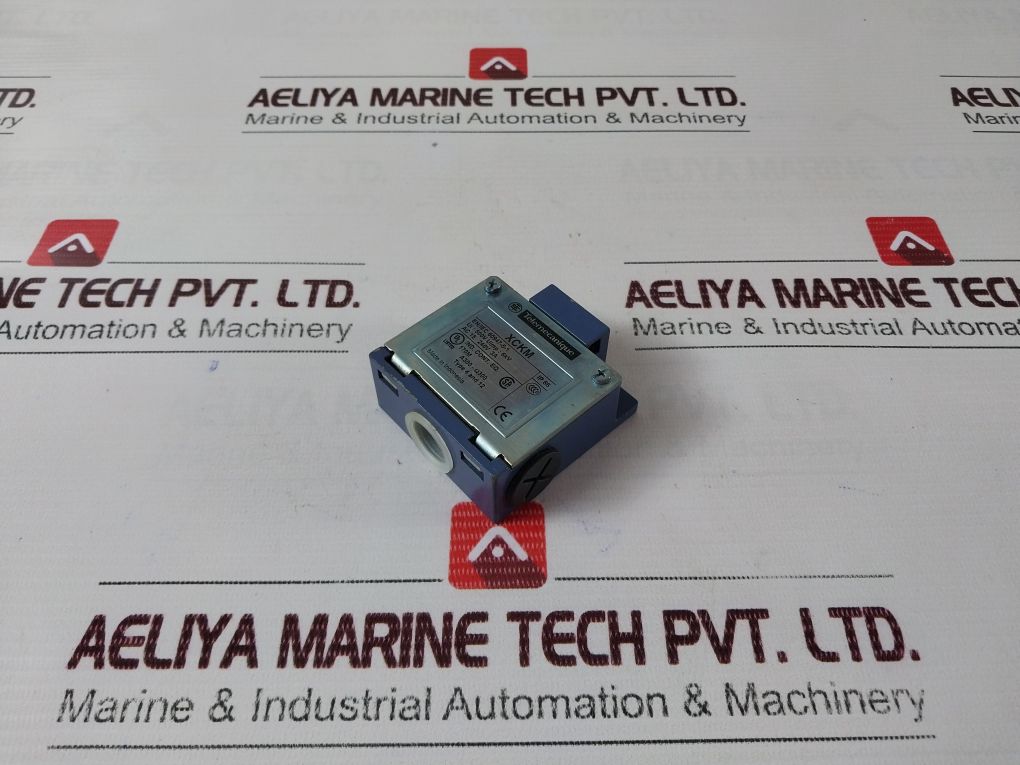 Telemecanique Xckm Limit Switch Ac 15 240V 3A