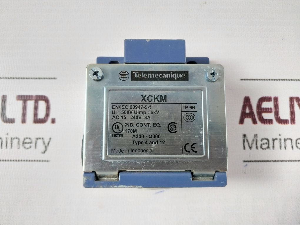 Telemecanique Xckm Limit Switch Ac 15 240V 3A