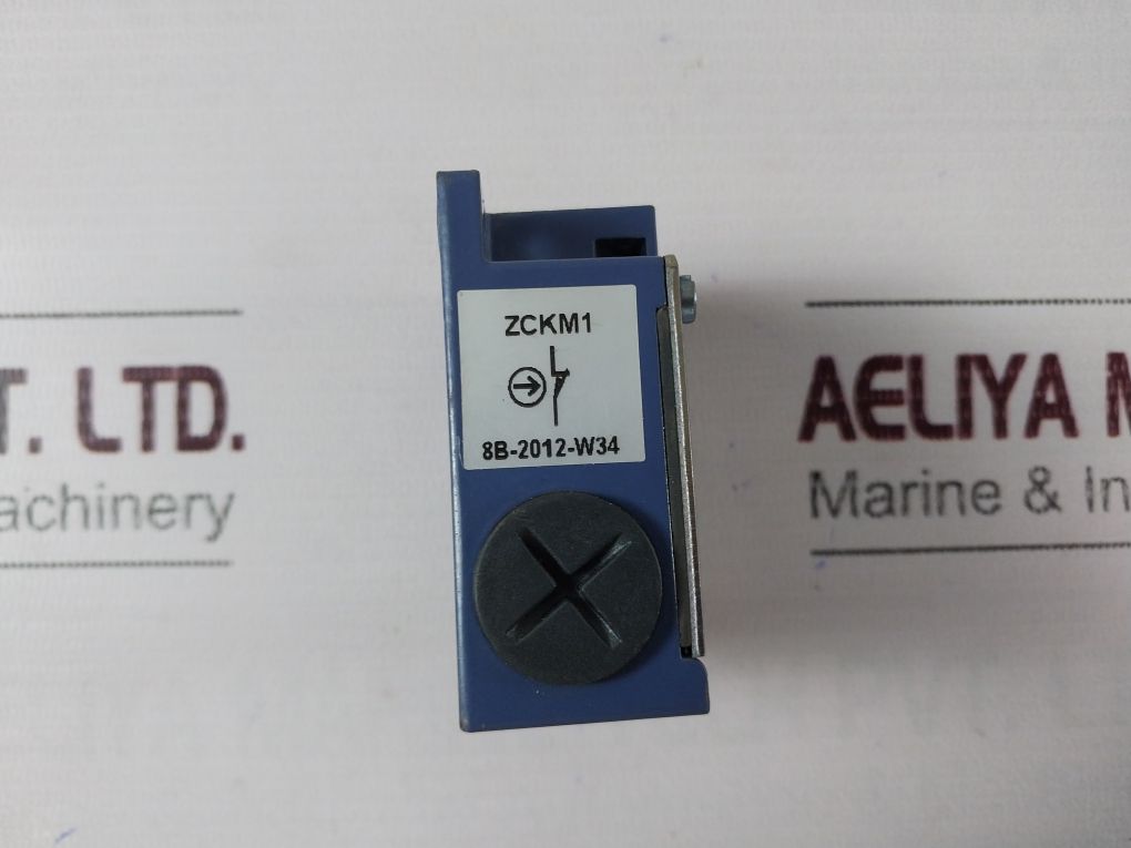 Telemecanique Xckm Limit Switch Ac 15 240V 3A