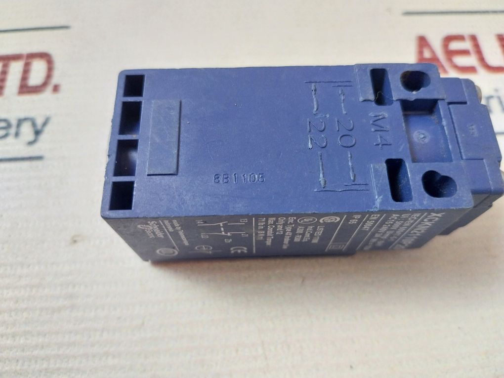 Telemecanique Xckn2110P20 Limit Switch Ac15