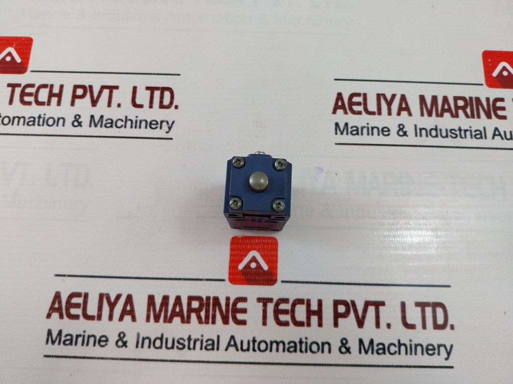 Telemecanique Xckn2110P20 Osiswitch Limit Switch 10A