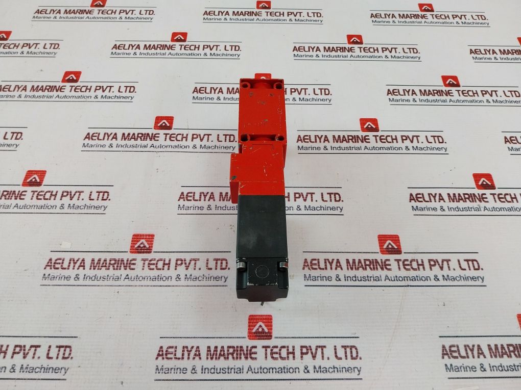 Telemecanique Xcsl567M1 Xcs-l Safety Interlock Switch 250V Ip65