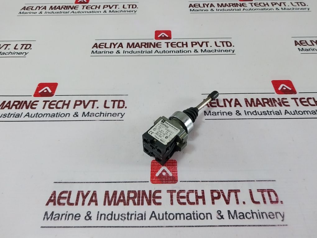 Telemecanique Xd2Pa22 Joystick Ac15 240V 3A