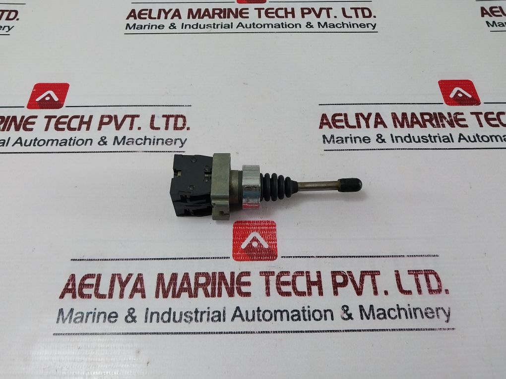 Telemecanique Xd2Pa22 Joystick Ac15 240V 3A