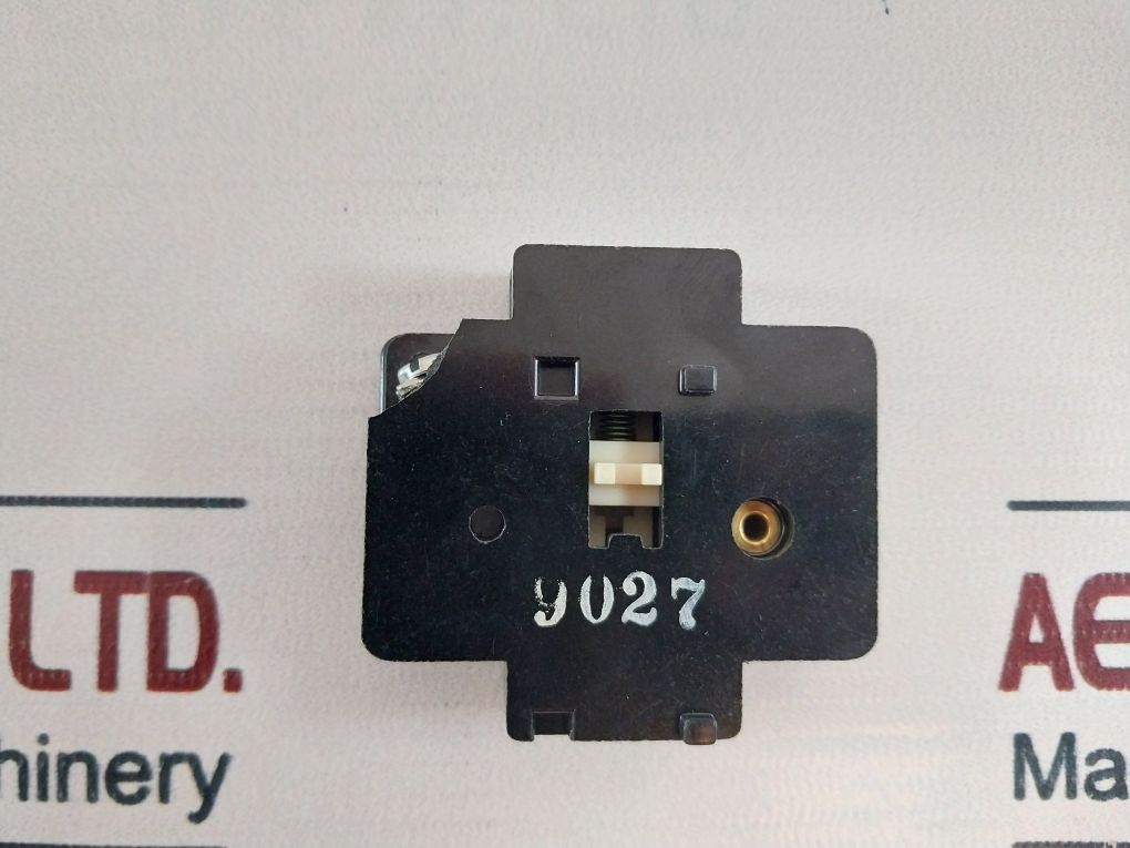 Telemecanique Xeb3352