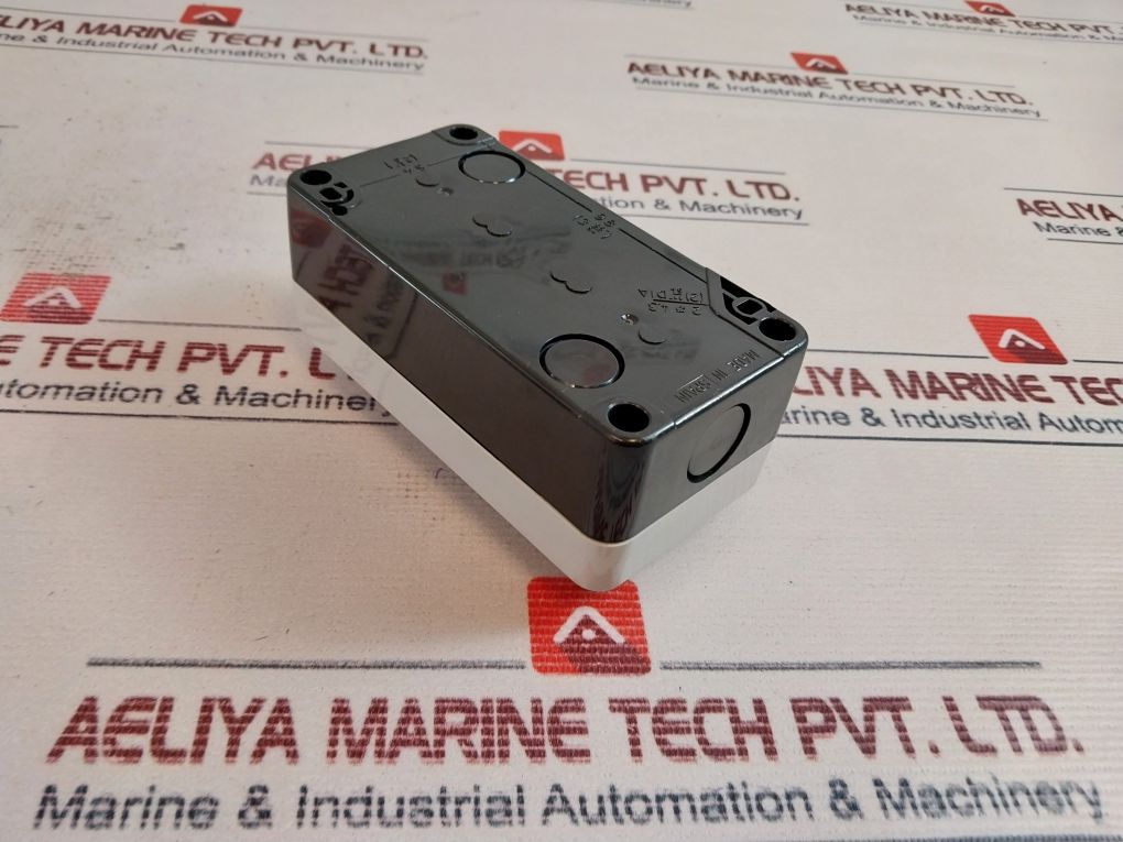 Telemecanique Xen-l1111 Pushbutton Switch 500V 6Kv