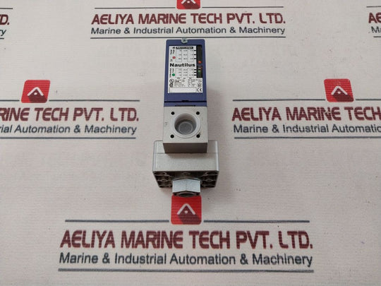 Telemecanique Xml B002A2S11 Pressure Switch 240V