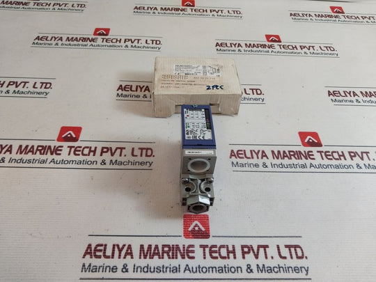 Telemecanique Xmlb010A2S11 Pressure Switch