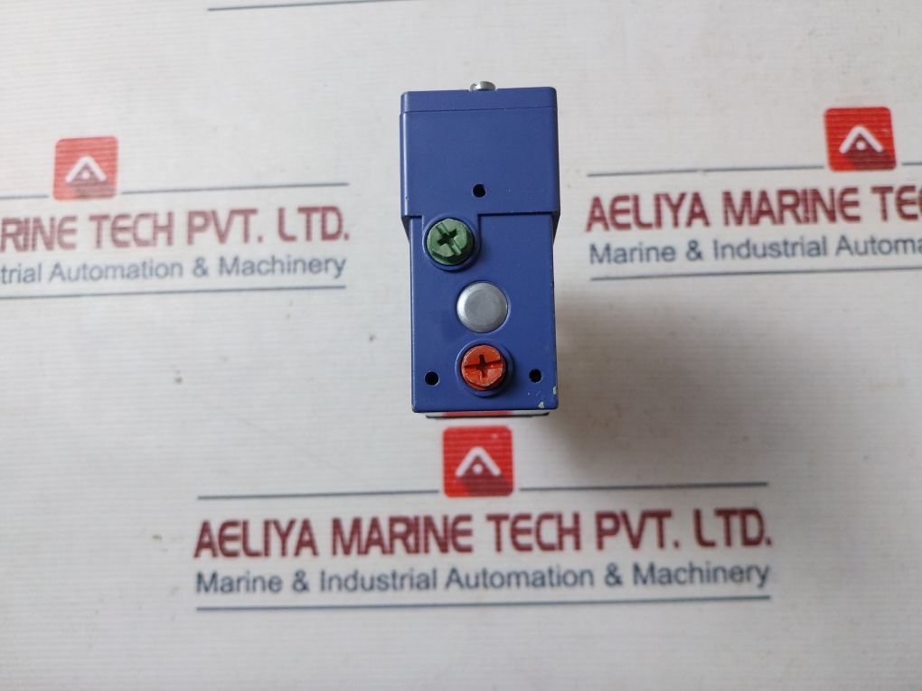 Telemecanique Xmlb300D2S11 Pressure Switch