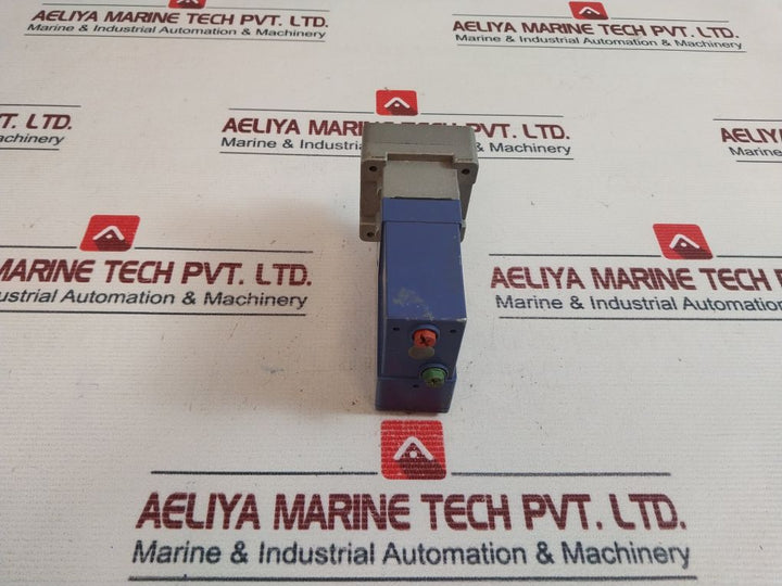 Telemecanique Xmlbm02V2S11 Nautilus Vacuum Switch