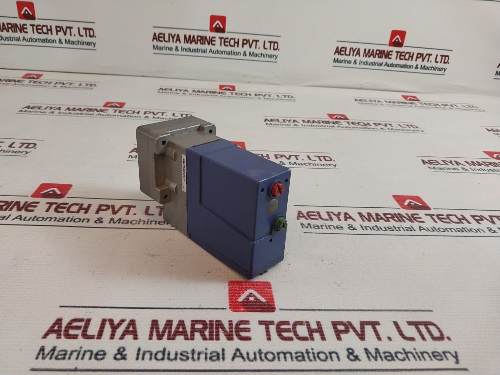 Telemecanique Xmlbm02V2S11 Nautilus Vacuum Switch