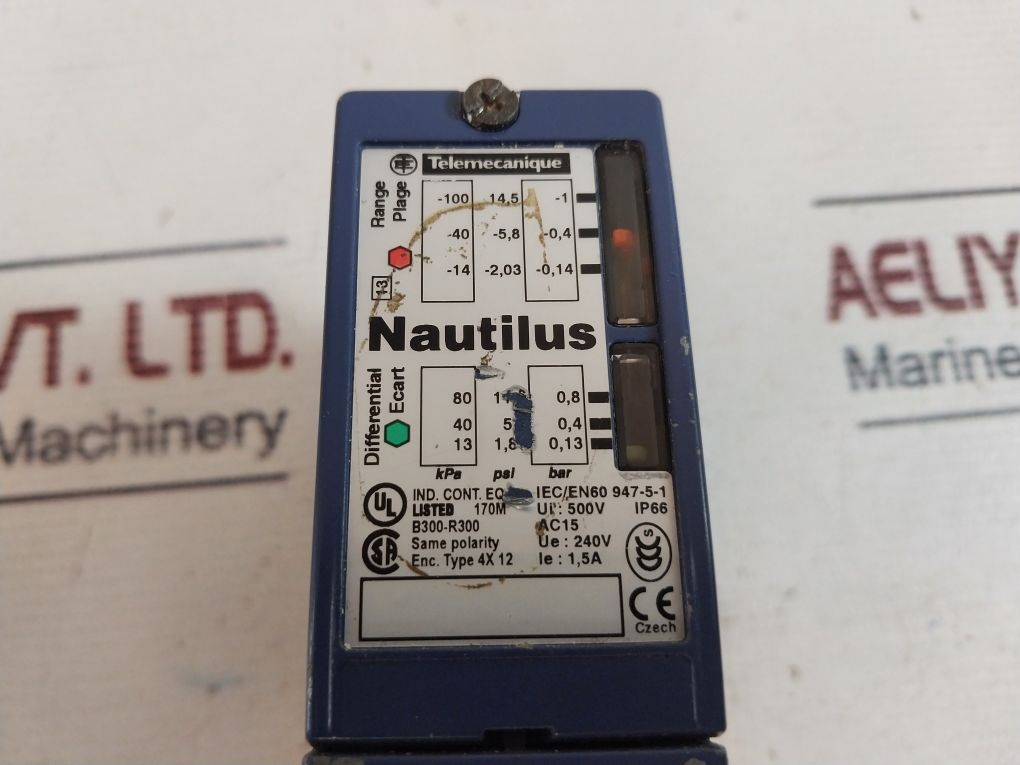 Telemecanique Xmlbm02V2S11 Nautilus Vacuum Switch