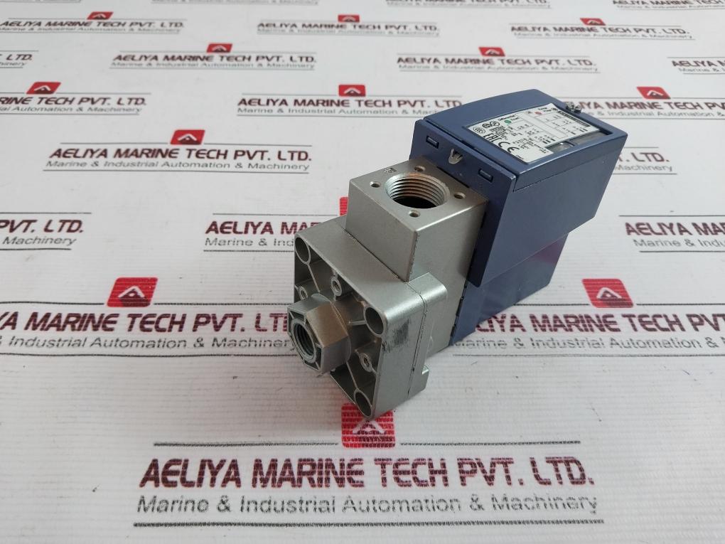Telemecanique Xmlcm02V2S11 Pressure Switch 240V Ip66