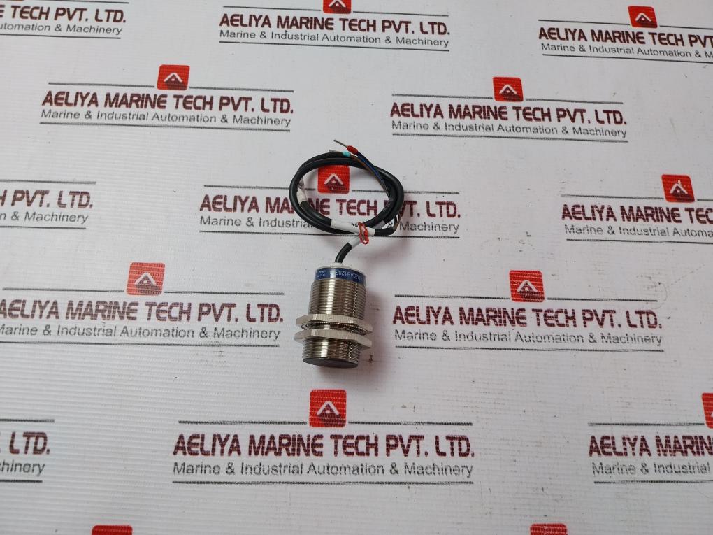 Telemecanique Xs1 M30Ab120Sb4 Proximity Sensor