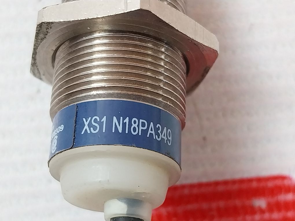 Telemecanique Xs1 N18Pa349 Proximity Switch