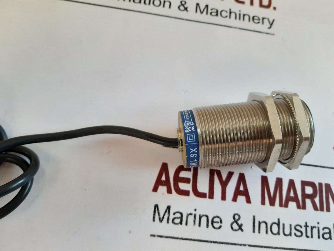 Telemecanique Xs1M3Oma230 Proximity Sensor