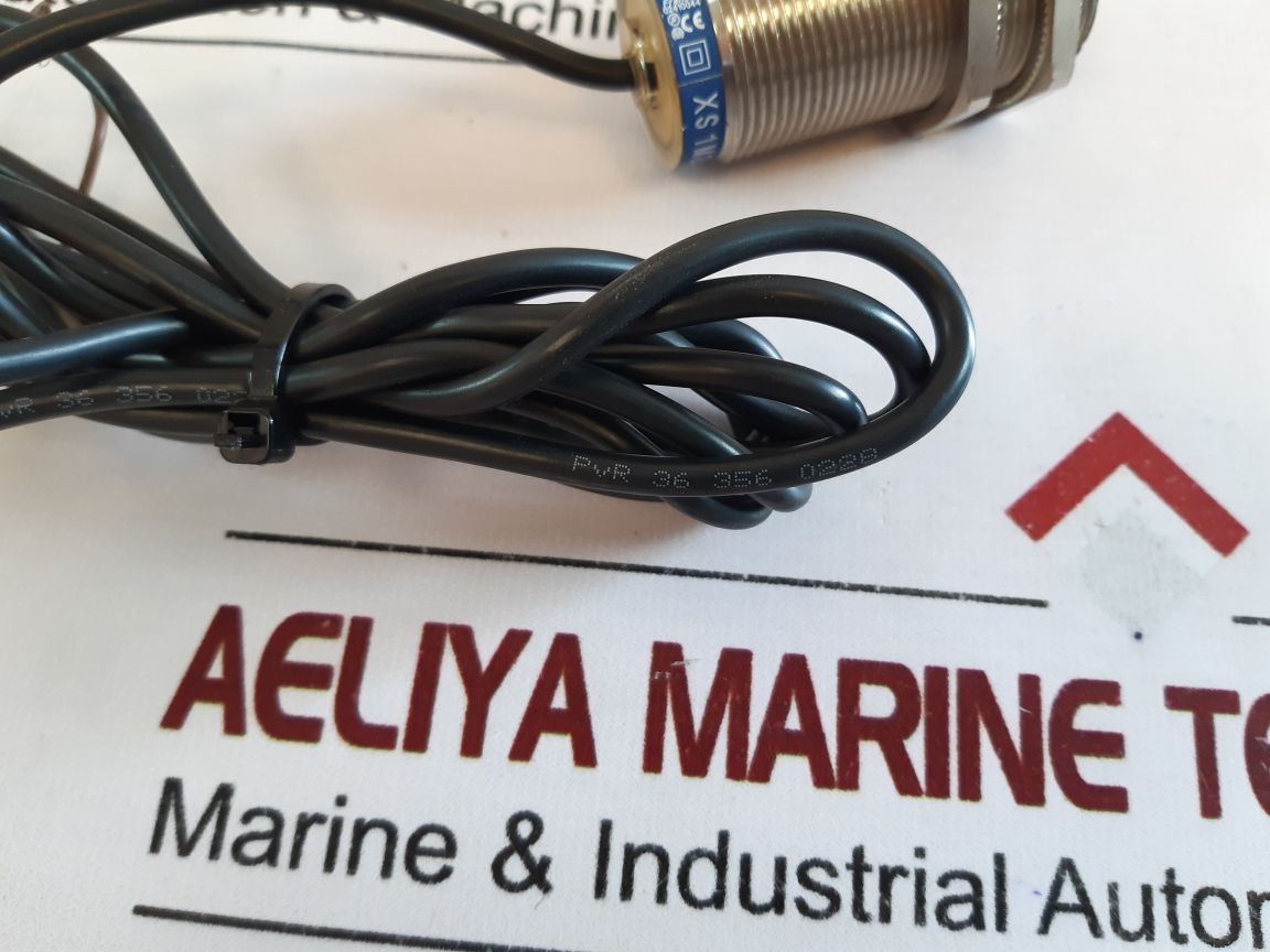 Telemecanique Xs1M3Oma230 Proximity Sensor