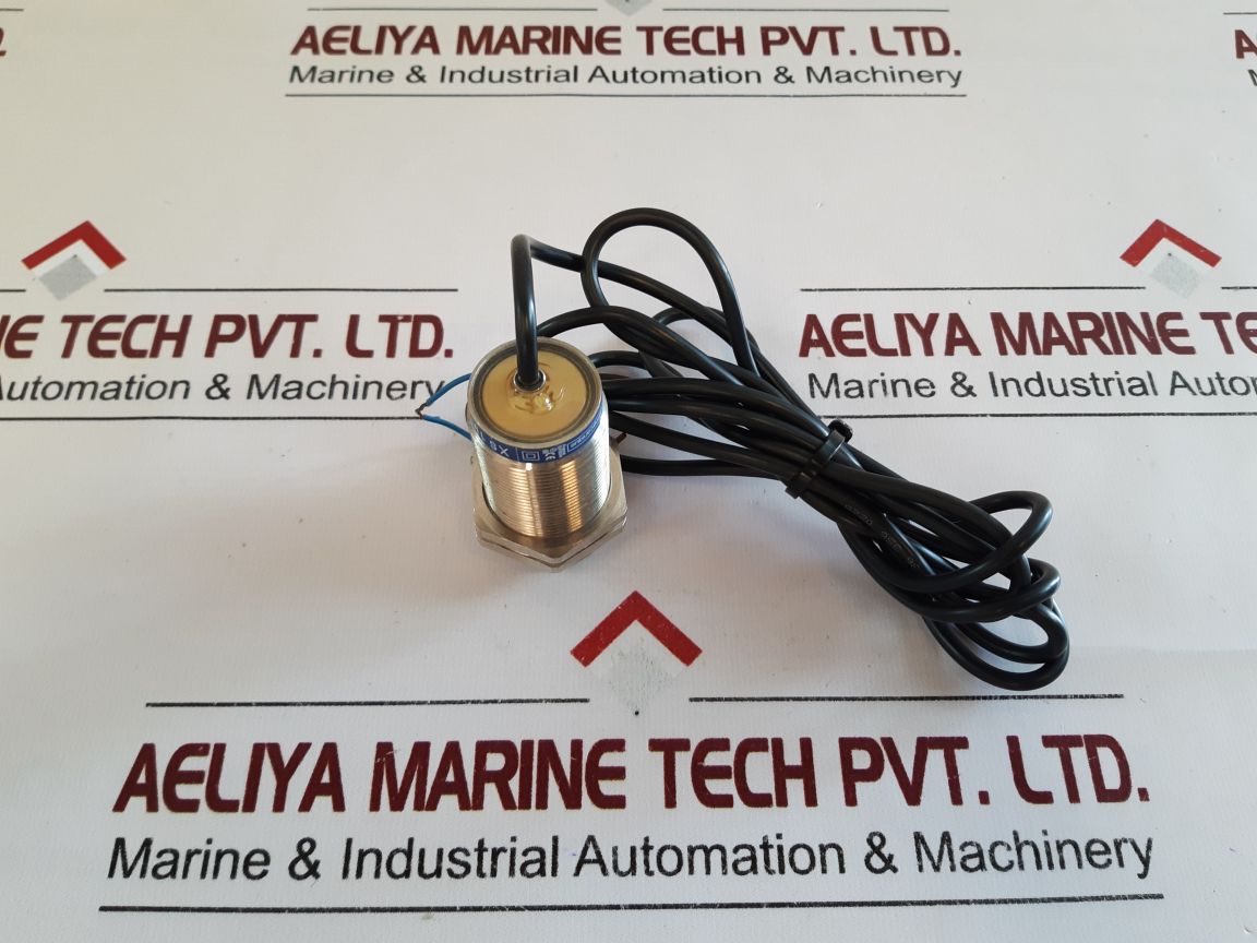 Telemecanique Xs1M3Oma230 Proximity Sensor