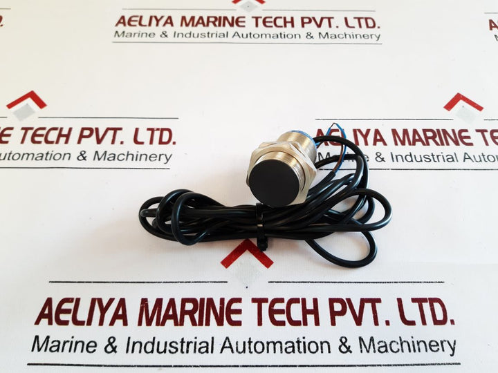Telemecanique Xs1M3Oma230 Proximity Sensor