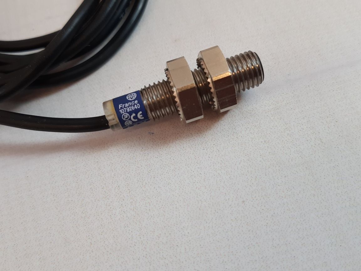 Telemecanique xs1n08na349l1 proximity sensor 1.44 meter