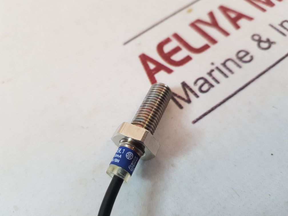 Telemecanique xs1n08na349l1 proximity sensor