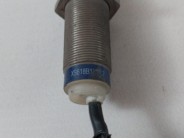 Telemecanique Xs618B1 Proximity Sensor