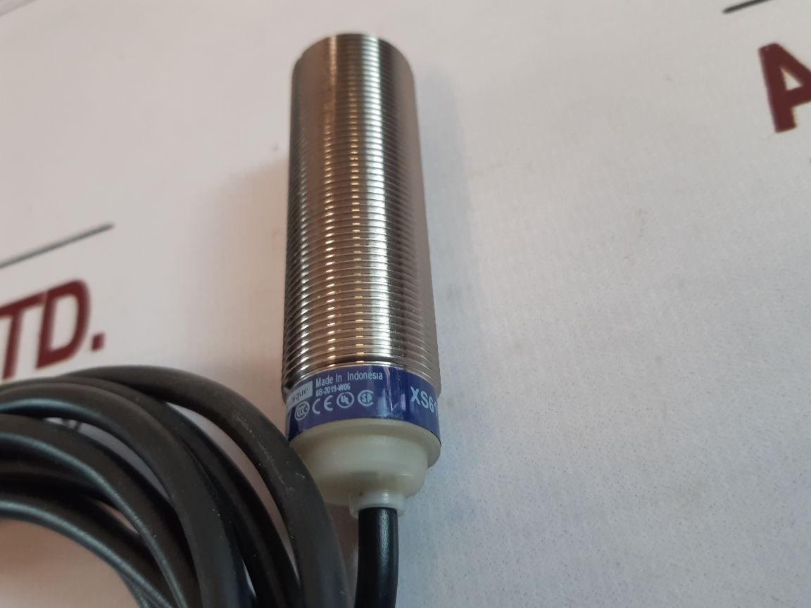 Telemecanique Xs618B1Mal2 Inductive Proximity Sensor 24...240V~