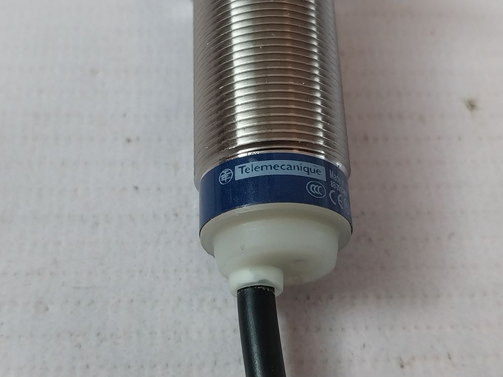 Telemecanique Xs618B1Mbl2 Proximity Switch Sensor