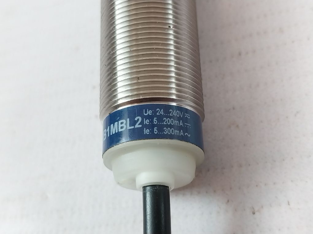 Telemecanique Xs618B1Mbl2 Proximity Switch Sensor