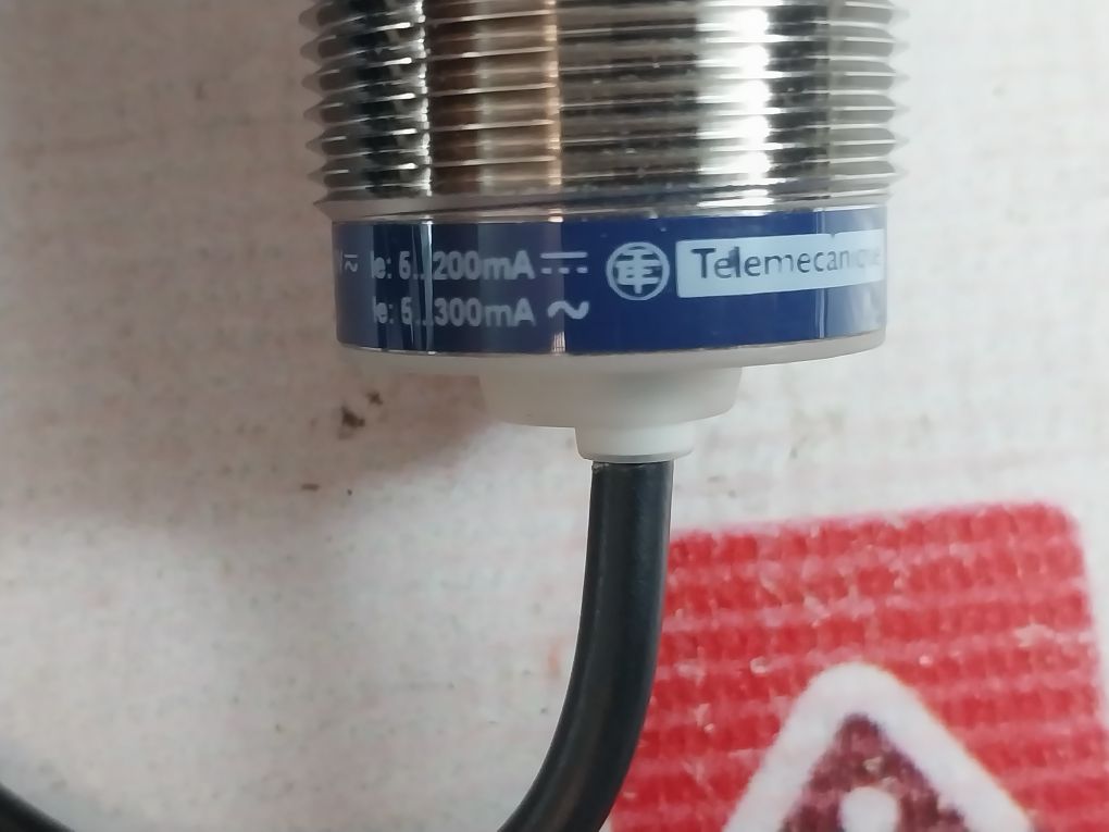 Telemecanique Xs630B1Mal2 Inductive Proximity Switch Sensor
