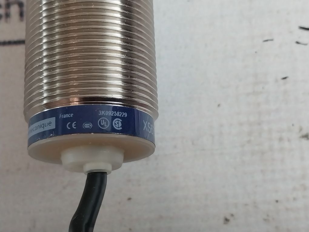 Telemecanique Xs630B1Pal2 Inductive Proximity Sensor
