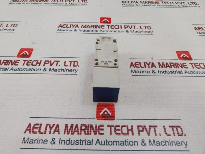 Telemecanique Xs7-c40Dp210 Inductive Sensor