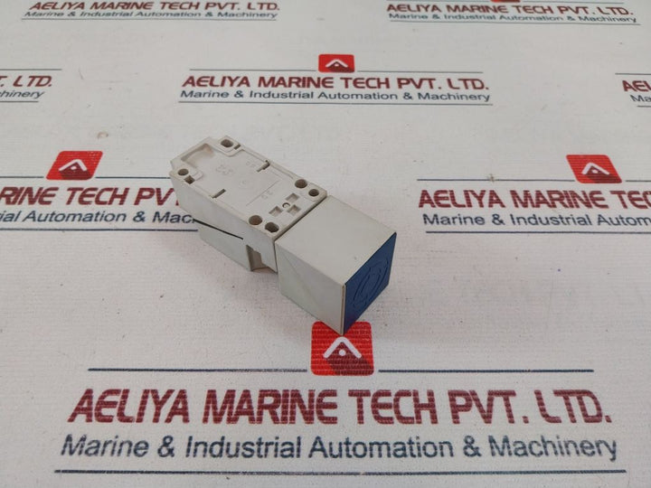 Telemecanique Xs7-c40Dp210 Inductive Sensor