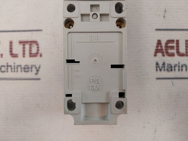 Telemecanique Xs7-c40Dp210 Proximity Sensor