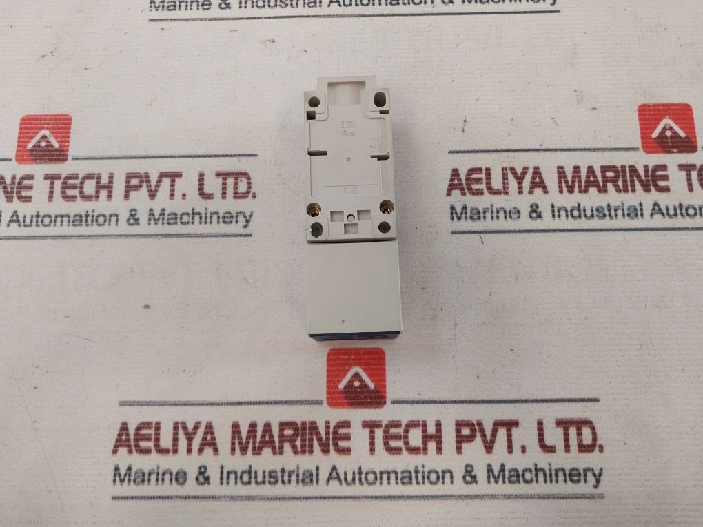 Telemecanique Xs7-c40Dp210 Proximity Sensor