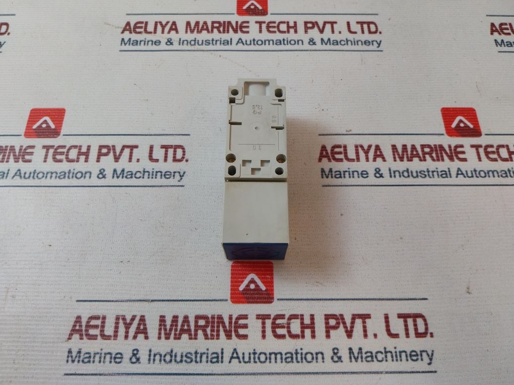 Telemecanique Xs7-c40Fp260 Inductive Proximity Switch Ip67