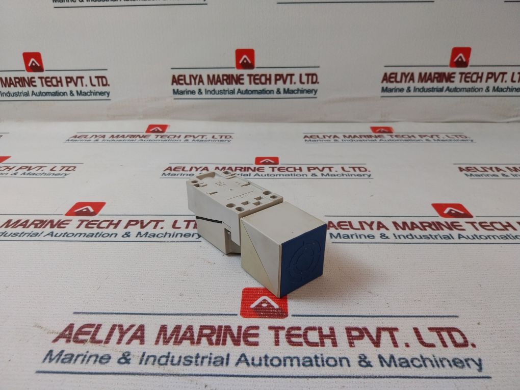 Telemecanique Xs7-c40Fp260 Inductive Proximity Switch Ip67