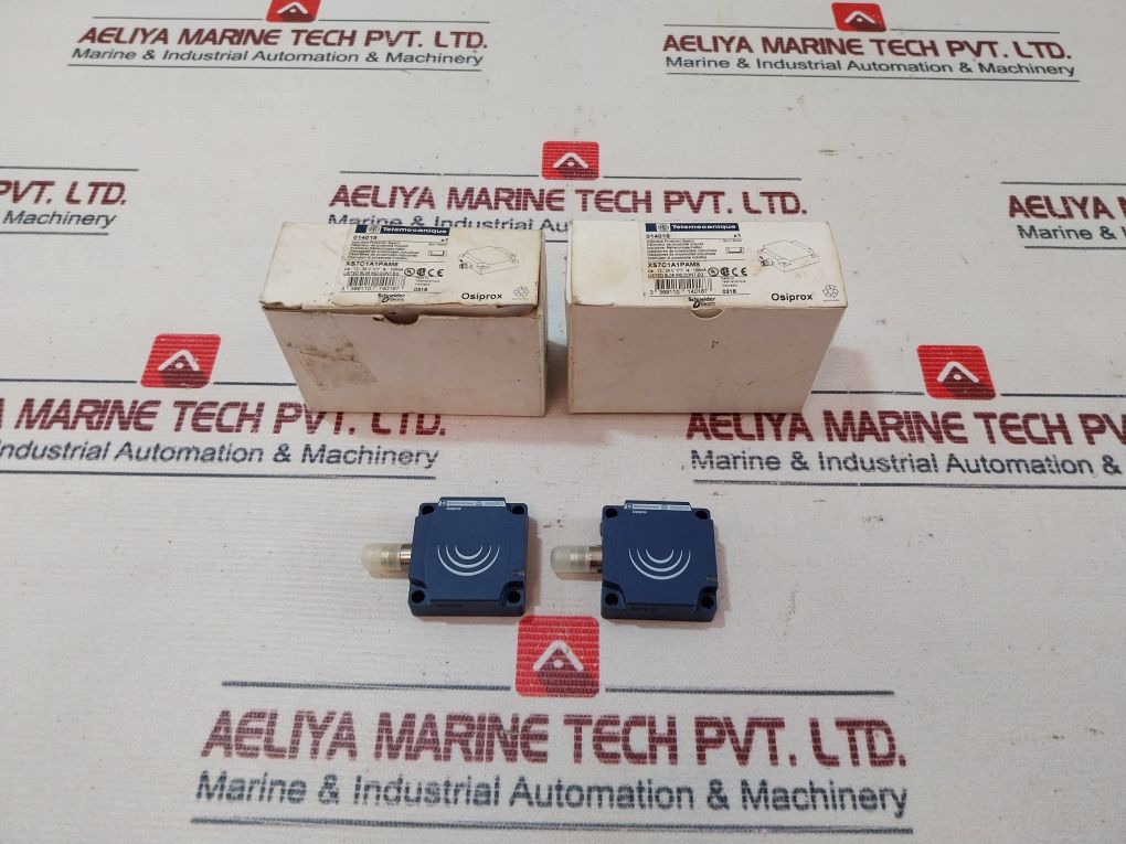 Telemecanique Xs7C1A1Pam8 Inductive Proximity Sensor