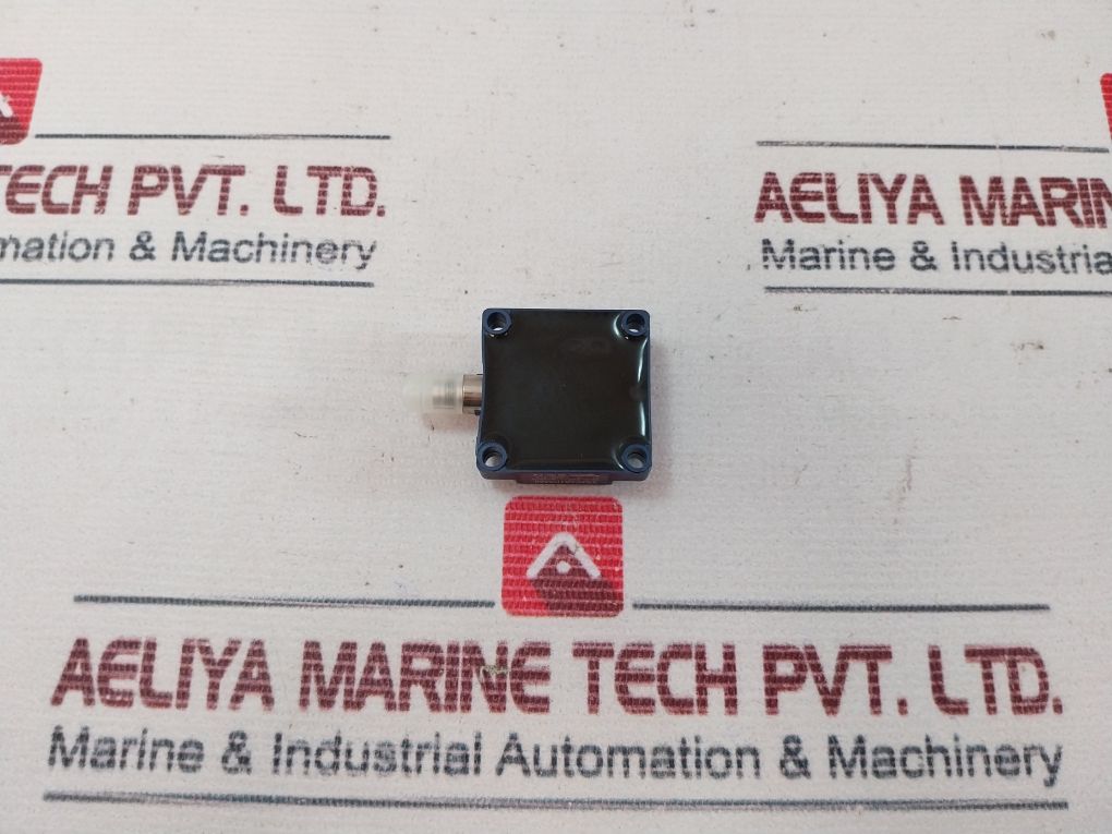 Telemecanique Xs7C1A1Pam8 Inductive Proximity Sensor